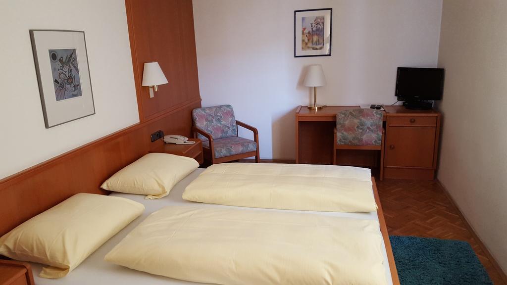 Zum Weissen Roessl Hotel Kallmünz Kamer foto