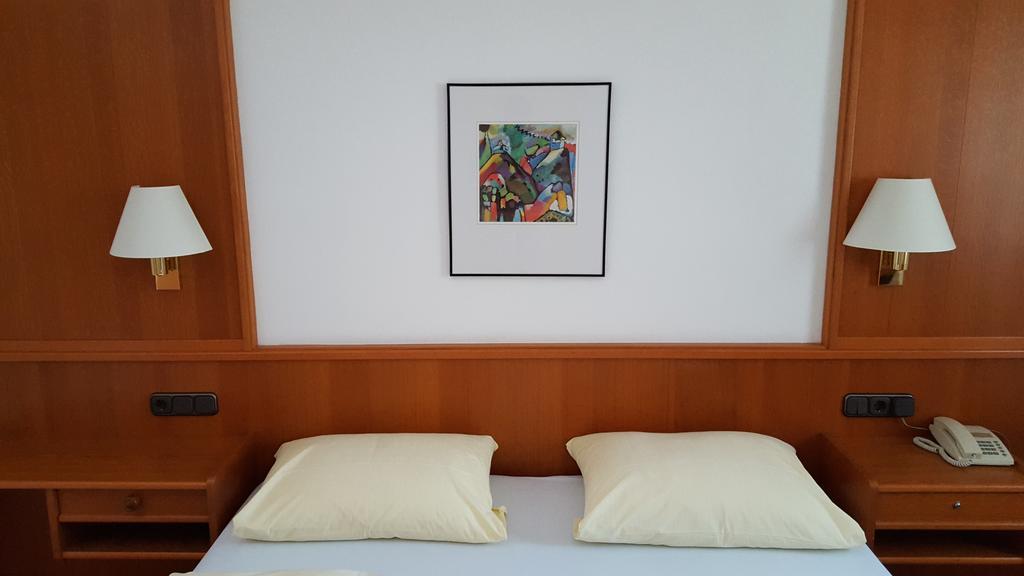 Zum Weissen Roessl Hotel Kallmünz Kamer foto